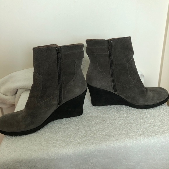 Easy Spirit Suede Wedge Boots Size 9 Gray Buckle - Picture 9 of 15
